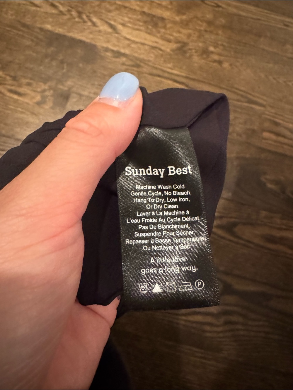 Aritzia Crepe Draw-String Shorts - Picture 6 of 6